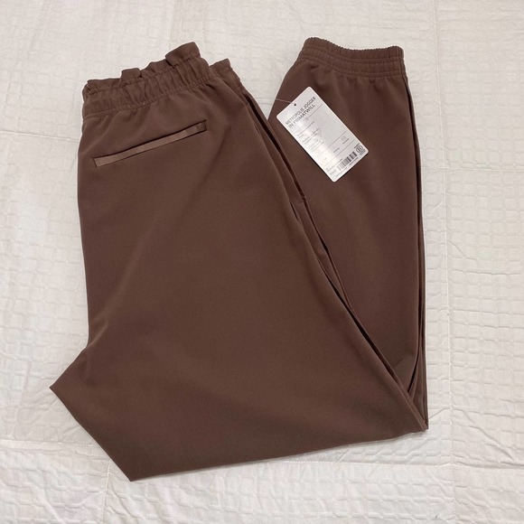 Athleta Metropolis jogger pants. 8 - Picture 4 of 6